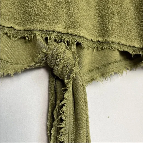 Free People Green Emma’s Henley Top Sz L Tie Waist Raw Hem LS Fairy Boho EUC - Picture 14 of 14